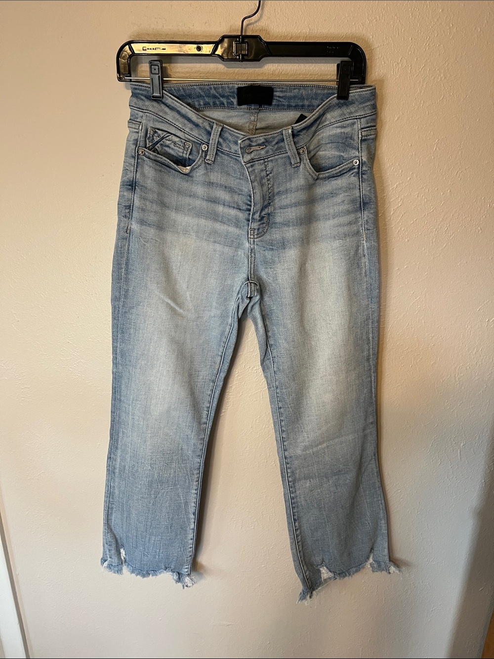 Buckle Light Blue Cropped Frayed-Hem Jeans